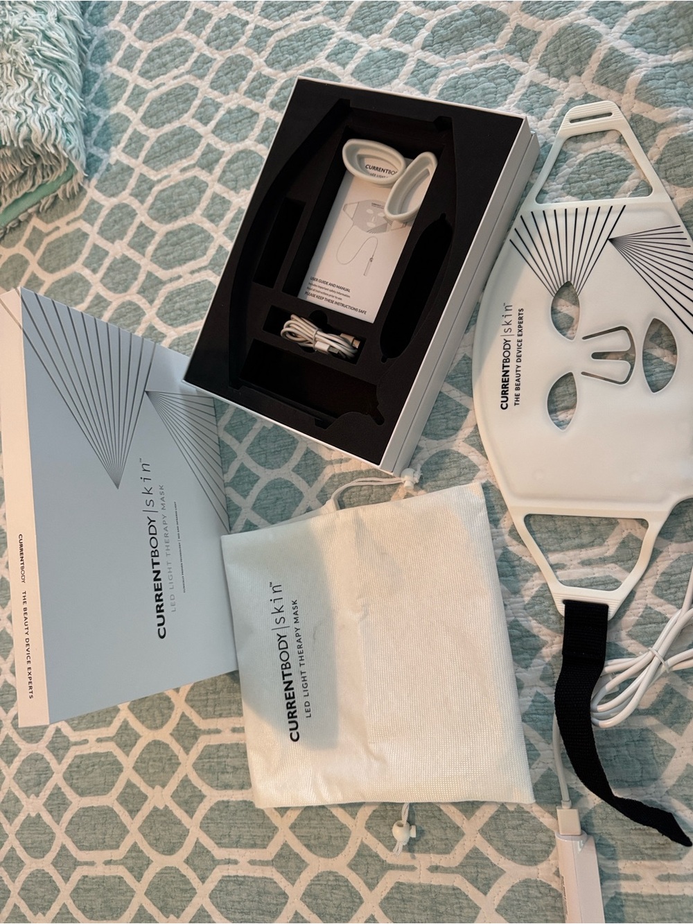 CURRENTBODY Skin LED Light Therapy Mask — White - Picture 3 of 5